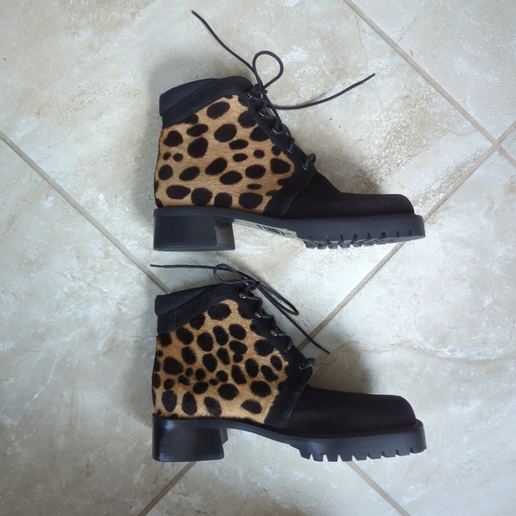 Rare! Stuart Weitzman Cheetah Leopard Ponyhair & Suede Combat Boots 6B - Picture 2 of 6